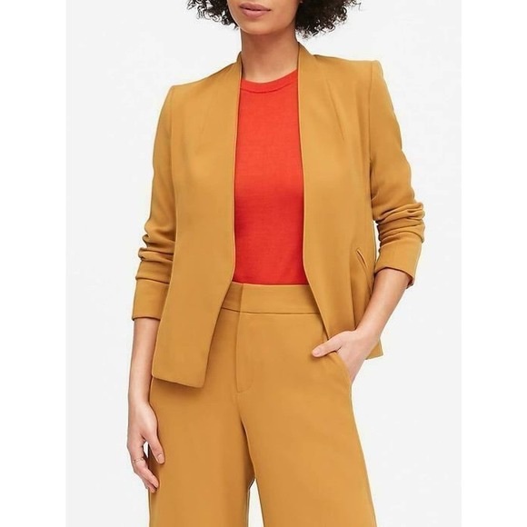 Banana Republic Jackets & Blazers - Gorgeous mustard open blazer